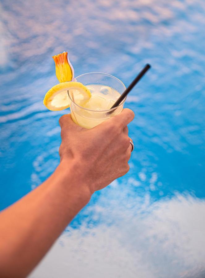 Waves Aqua Resort Kenitra Dış mekan fotoğraf A lemon drop